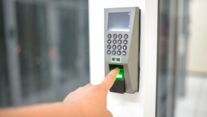 control de acceso con huella o código