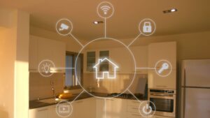 Cerradura inteligente instalada en una puerta para controlar el acceso al hogar